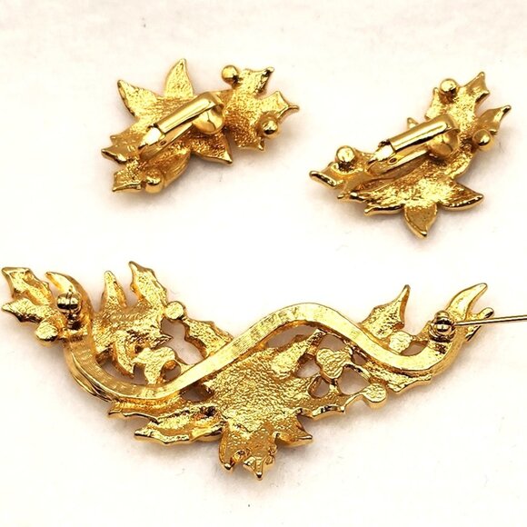 AVON Vtg. Poinsettias Brooch and Clip Earrings Set Festive Treasures Collection - Picture 4 of 7